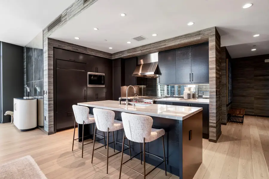 200 Congress Ave #21D, Austin, TX 78701 - Image #2