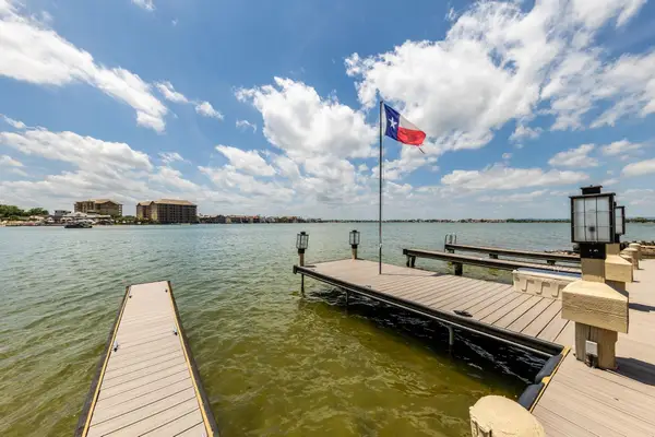 402 Island Dr #B, Horseshoe Bay, TX 78657