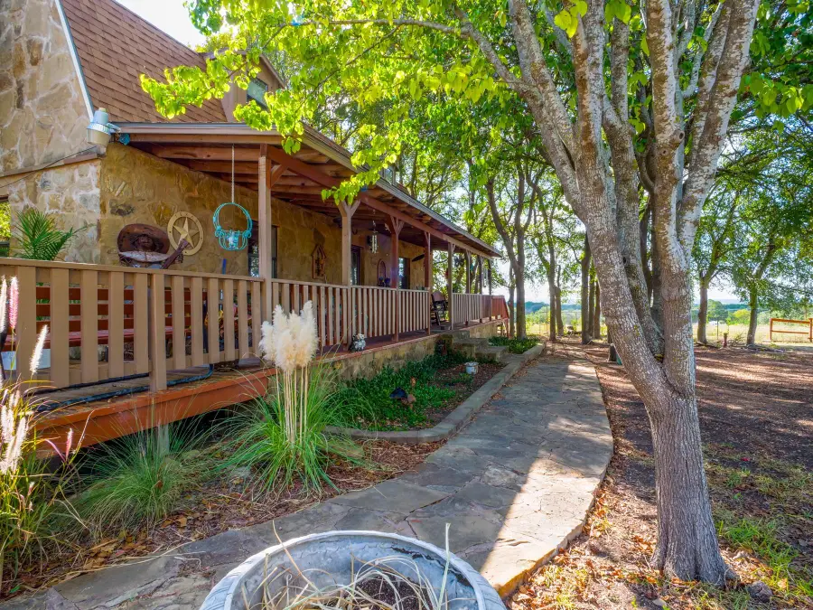 425 Cedar Break Lane Ln, Burnet, TX 78611 - Image #2