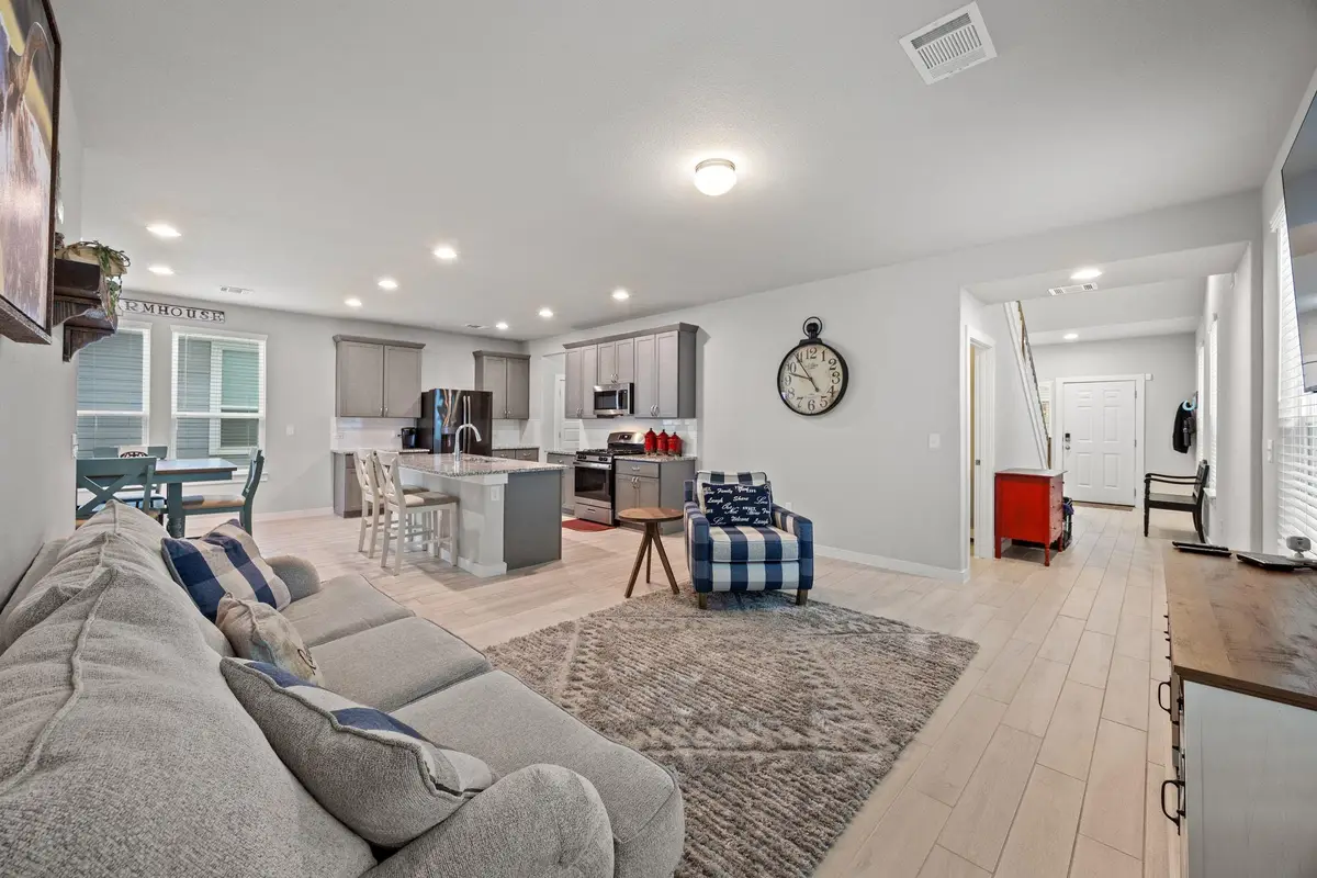 161 Appleberry Ln, Elgin, TX 78621 - #1