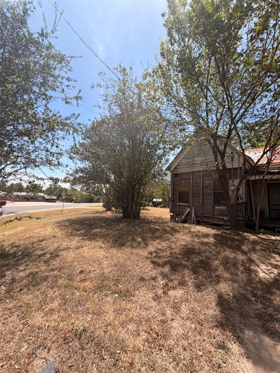 506 S Avenue C, Elgin, TX 78621 - #3