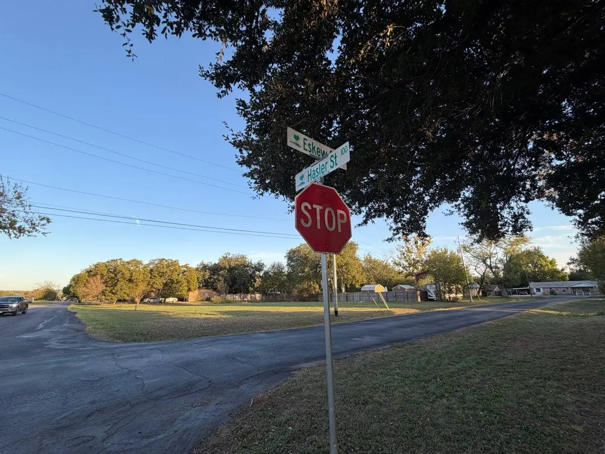 114 Hasler St, Bastrop, TX 78602 - #1