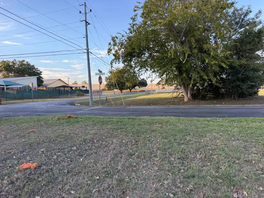 114 Hasler St, Bastrop, TX 78602 - #2