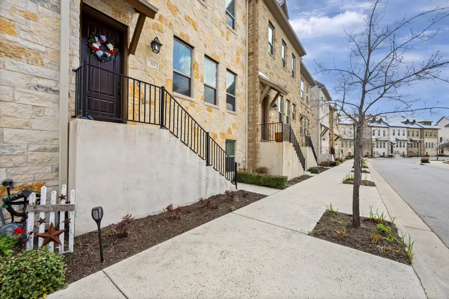 313 Adams St, Georgetown, TX 78628 - #2