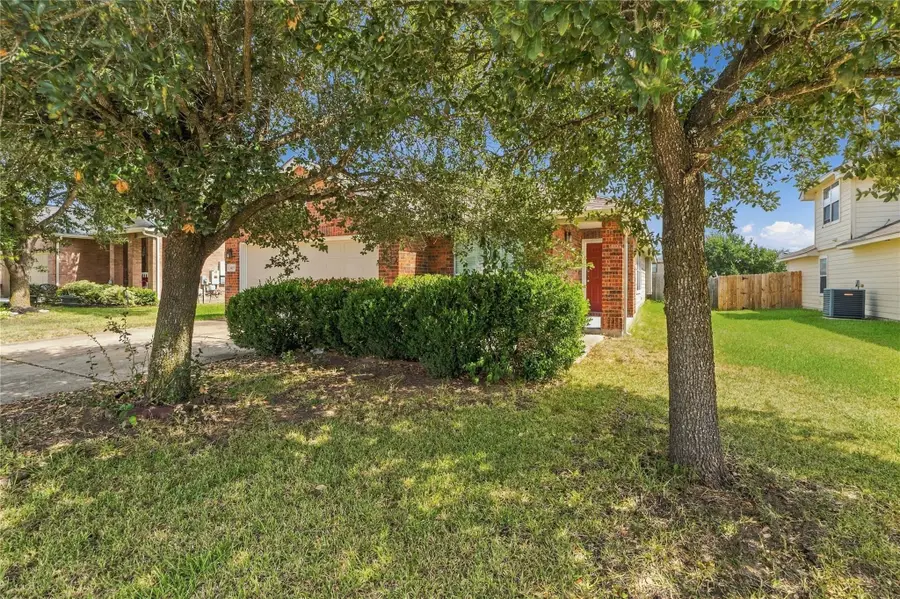 405 Bandara Woods Blvd, Elgin, TX 78621 - #3