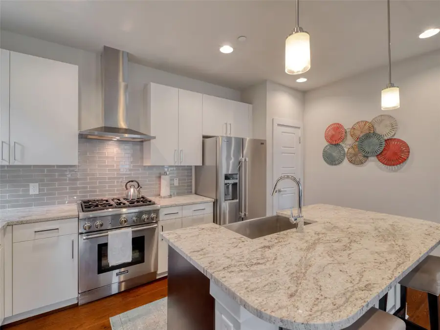 1205 Elm St #8, Austin, TX 78703 - #3