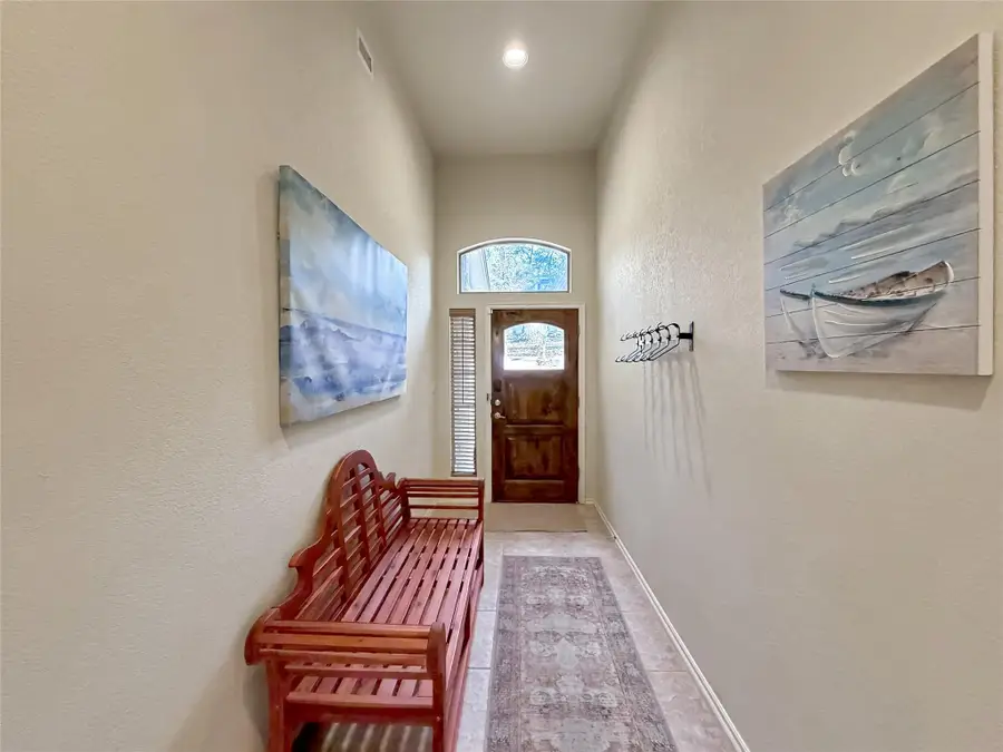 952 Parkview Dr, Canyon Lake, TX 78133 - Image #3