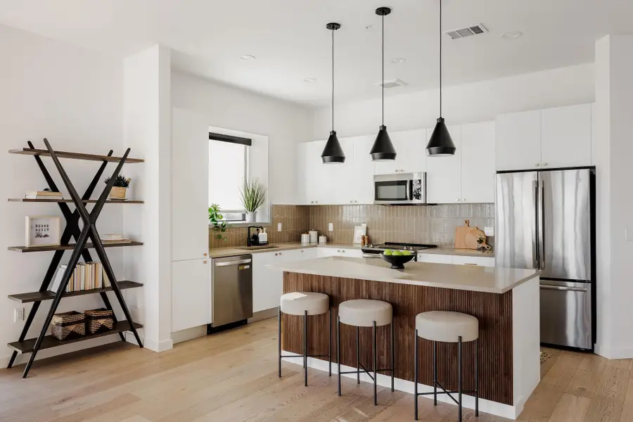 800 Embassy Dr #408, Austin, TX 78702 - #2