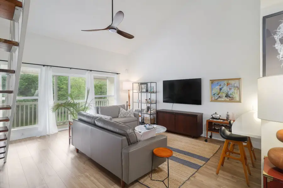 1818 S Lakeshore Blvd #25, Austin, TX 78741 - #2