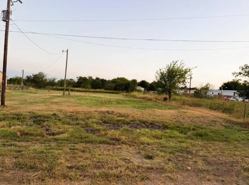 503 W Brook St, Bartlett, TX 76511 - #1
