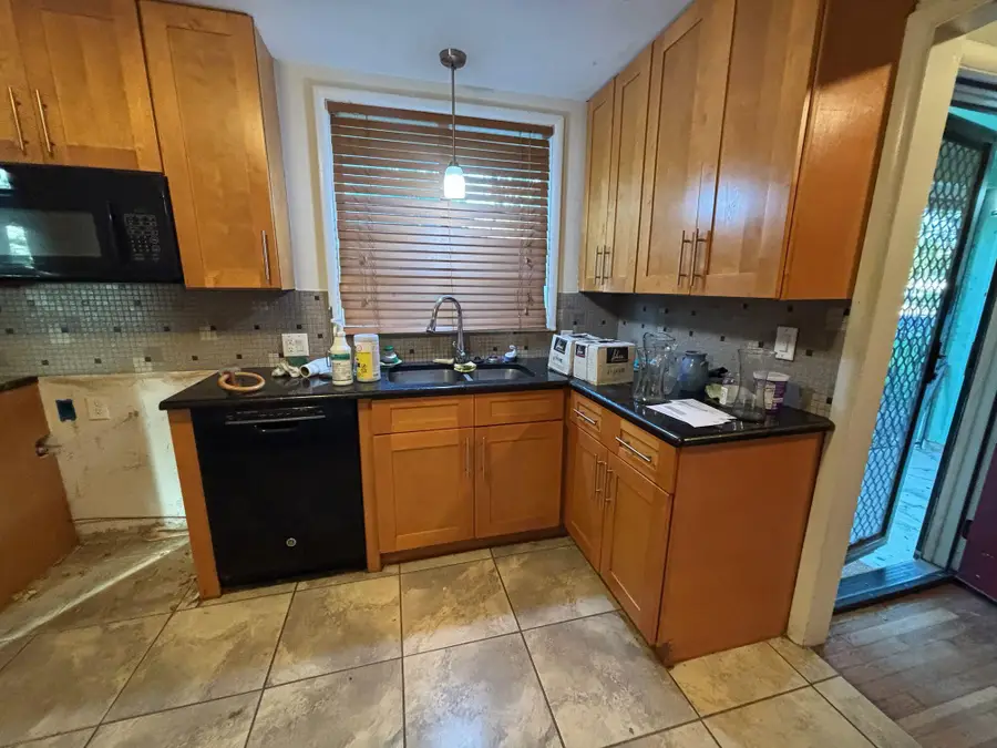 1607 Broadmoor Dr, Austin, TX 78723 - Image #2