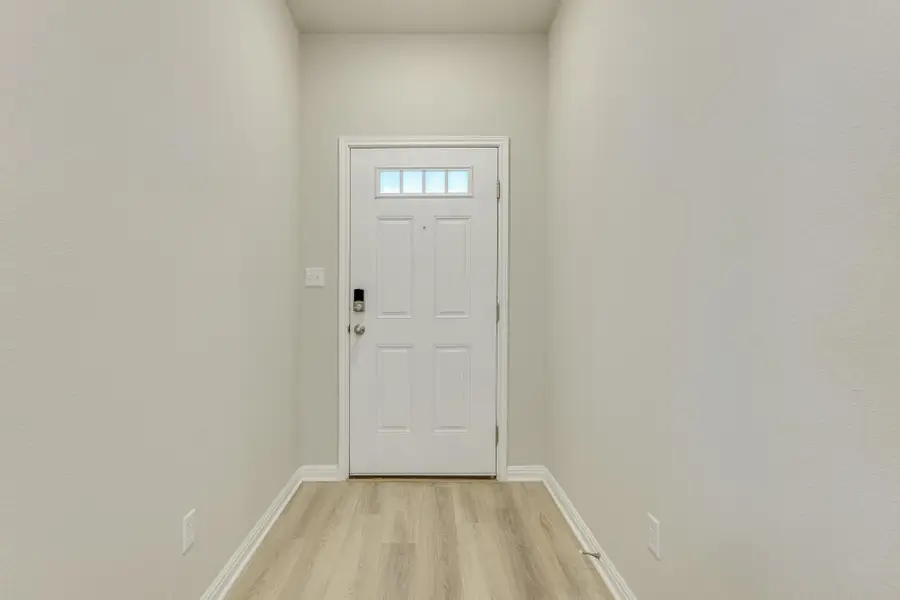 900 Main St, Hutto, TX 78634 - #3