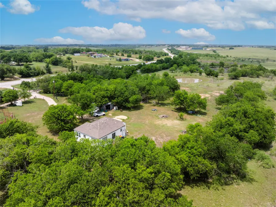 2901 S Main St, Taylor, TX 76574 - #2
