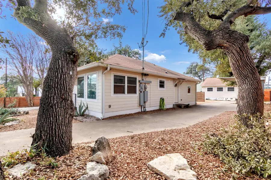 209 E Live Oak St #1/2, Austin, TX 78704 - #3