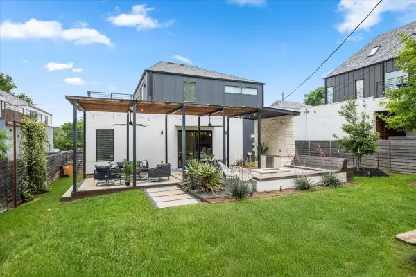 301 Woodward St #B, Austin, TX 78704