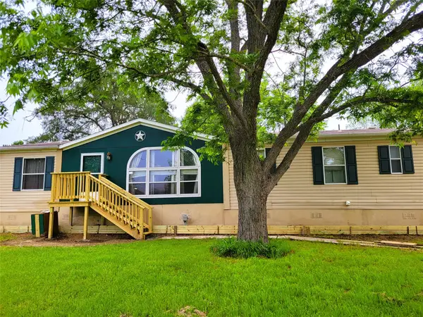 171 N Main St N, Paige, TX 78659