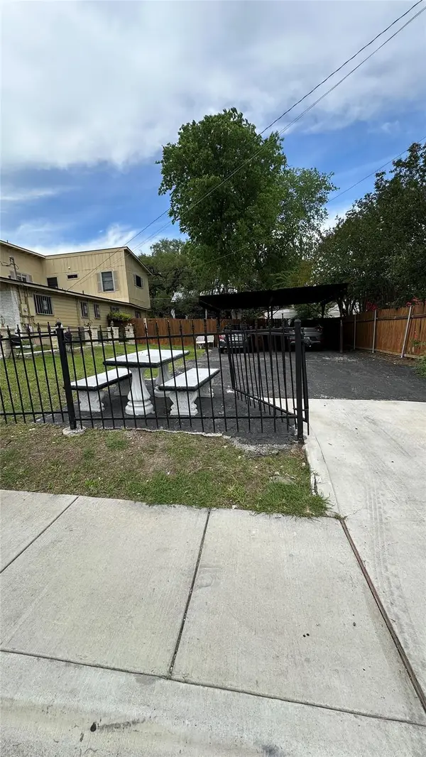 3116 E 12th St, Austin, TX 78702