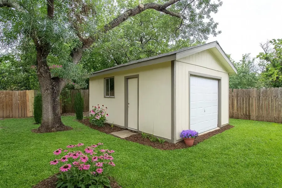 910 Garden View Dr, Georgetown, TX 78628 - #2