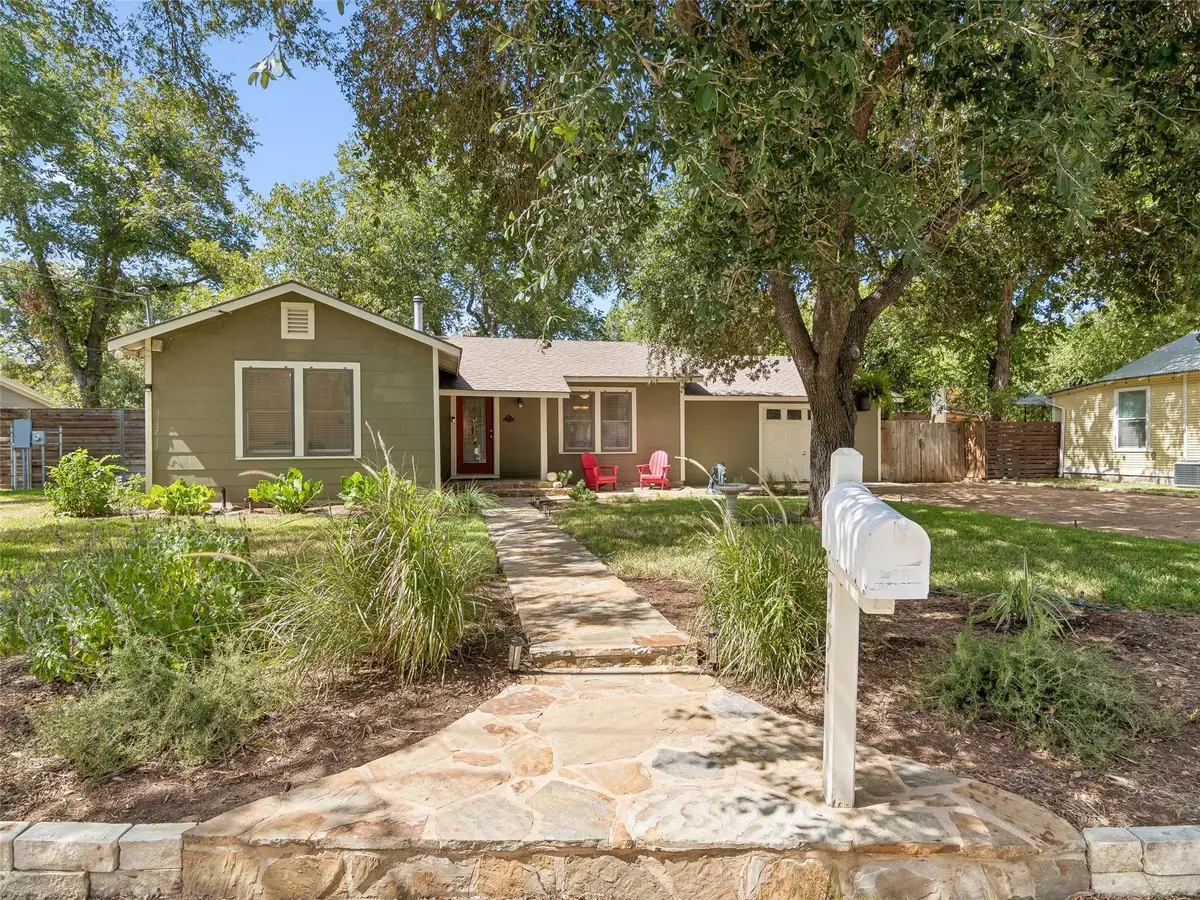 351 E North St, New Braunfels, TX 78130 - #1