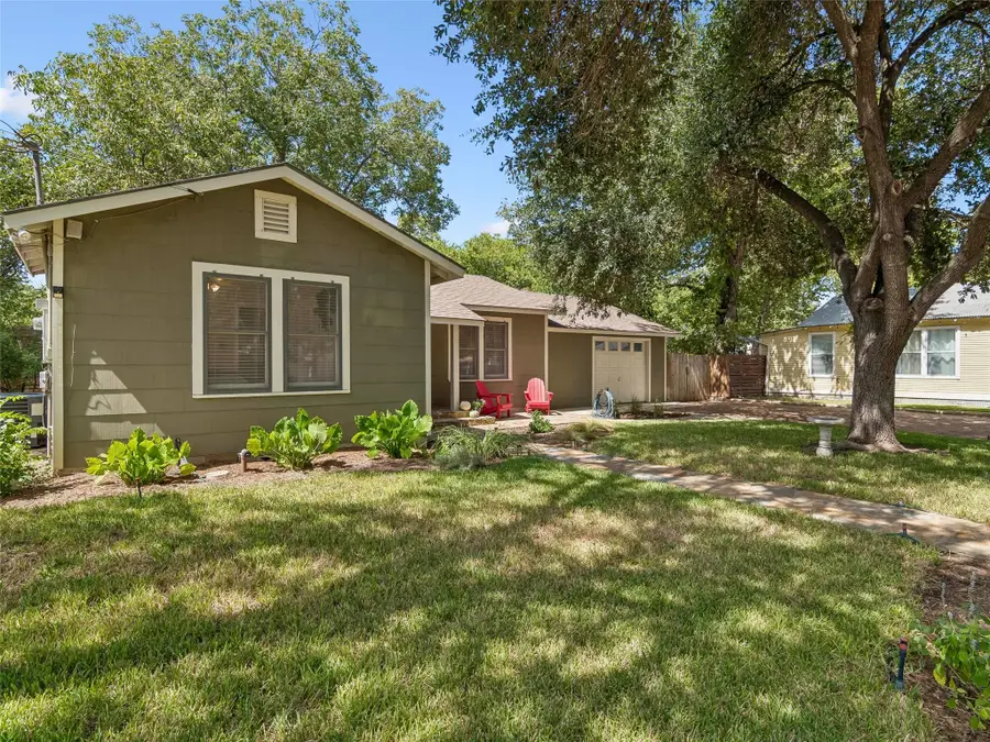 351 E North St, New Braunfels, TX 78130 - #3