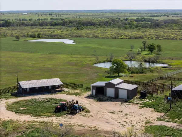 62 County Road 448, Waelder, TX 78959