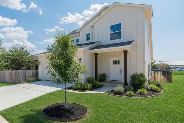 362 Stagecoach Trl, San Marcos, TX 78666