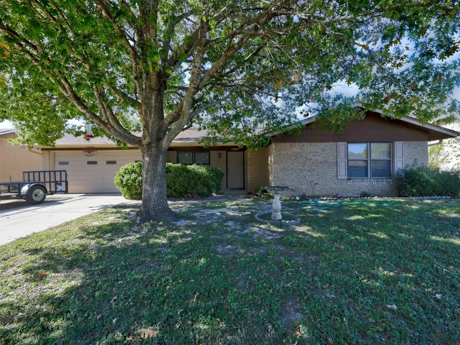 103 Lackey, Florence, TX 76527 - Image #2