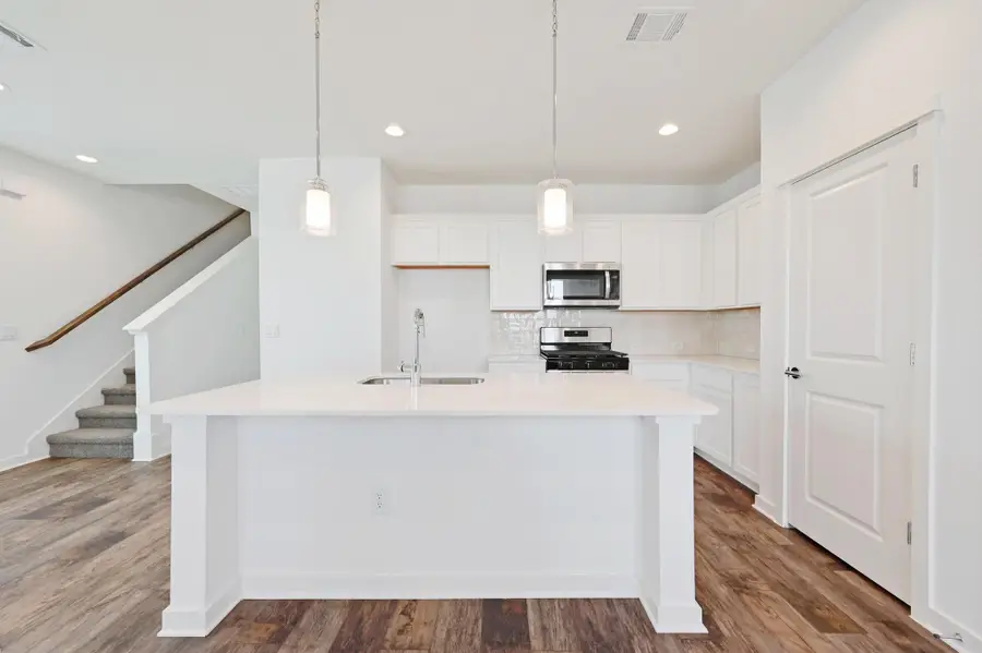 462 Orleanian Dr #B, Buda, TX 78610 - #2