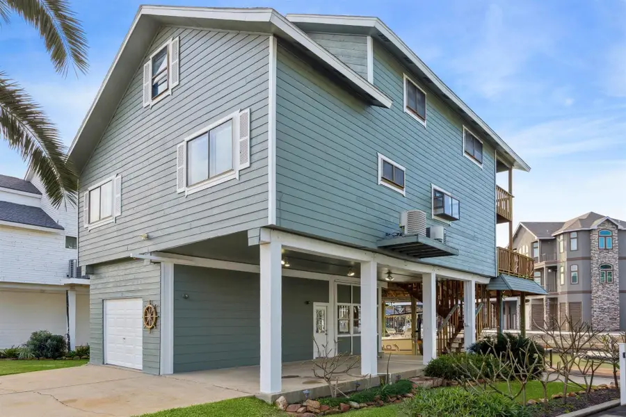 339 Admiral Cir, Galveston, TX 77554 - Image #3
