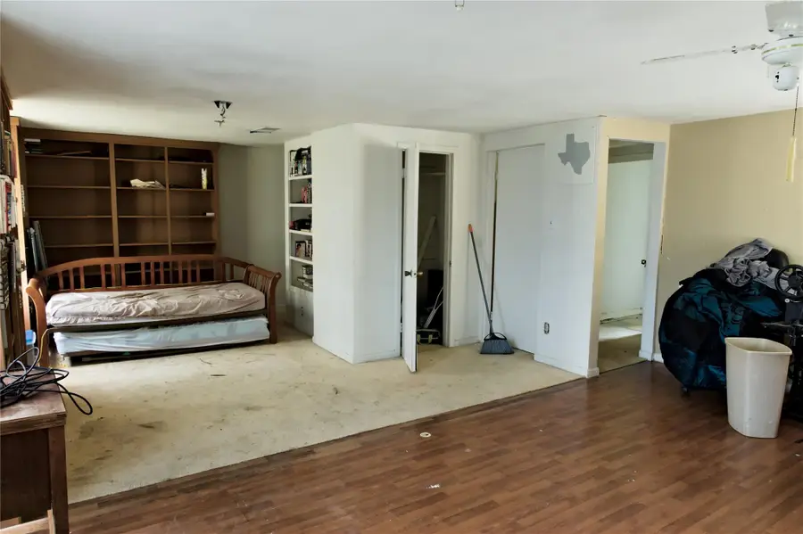 109 Wayside Dr, Elgin, TX 78621 - #2