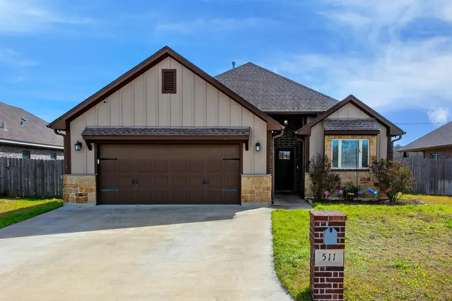511 Sunny St, Caldwell, TX 77836 - #2