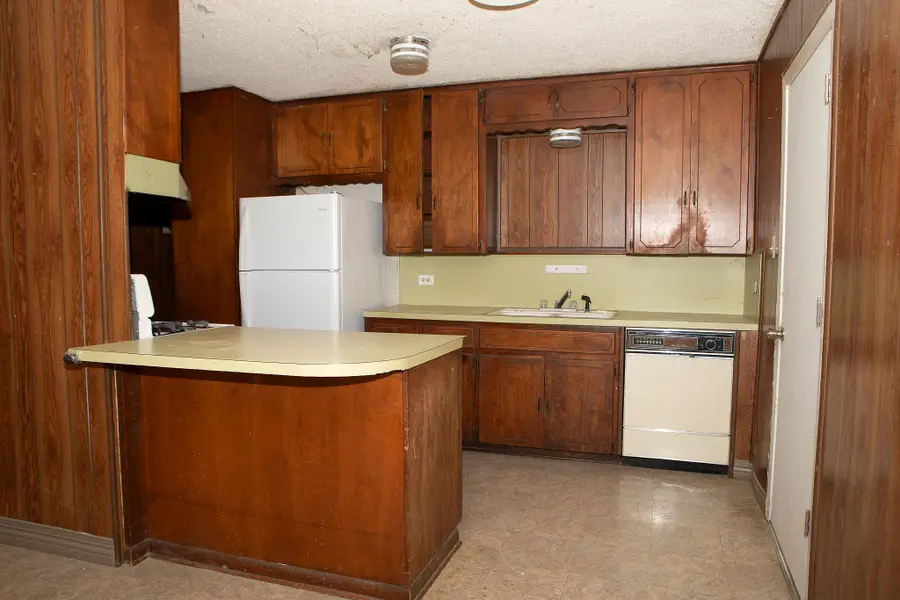 1005 Campbell St, Lampasas, TX 76550 - #3