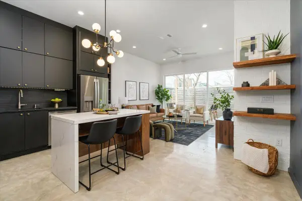 924 Cardinal Ln, Austin, TX 78704