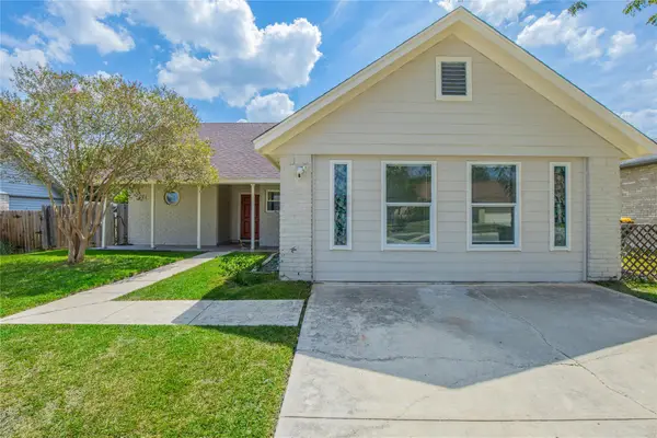 3430 Meadowhead Dr, Schertz, TX 78108