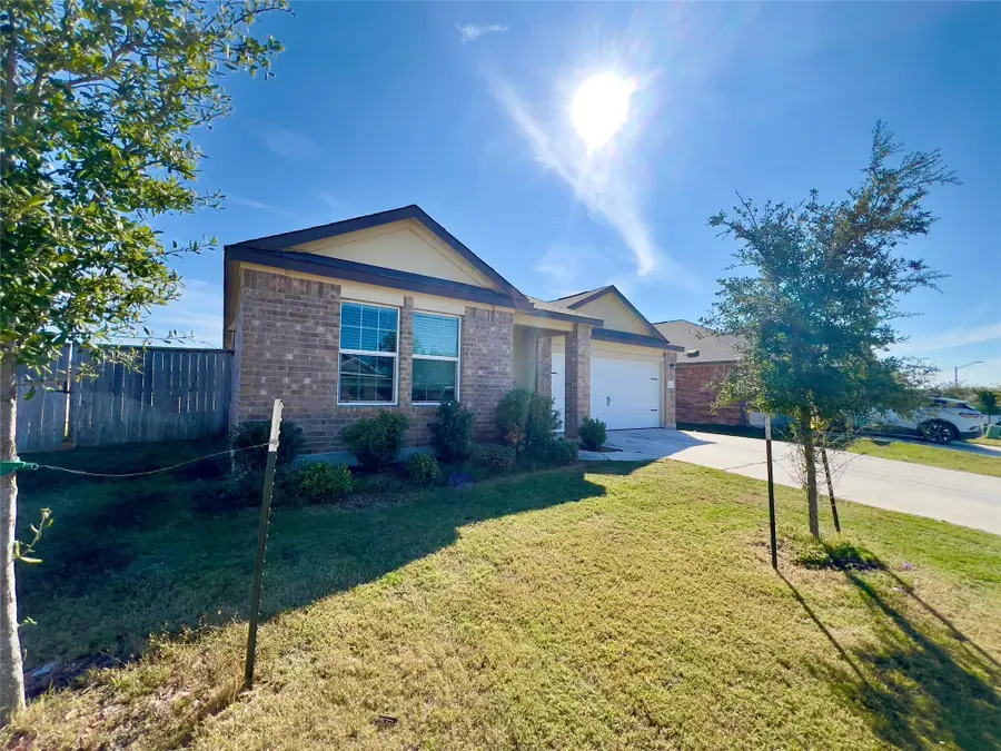 102 Wolseley Dr, Hutto, TX 78634 - Image #3