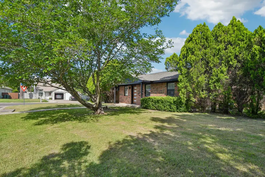 1204 Southwalk St, Georgetown, TX 78626 - #2