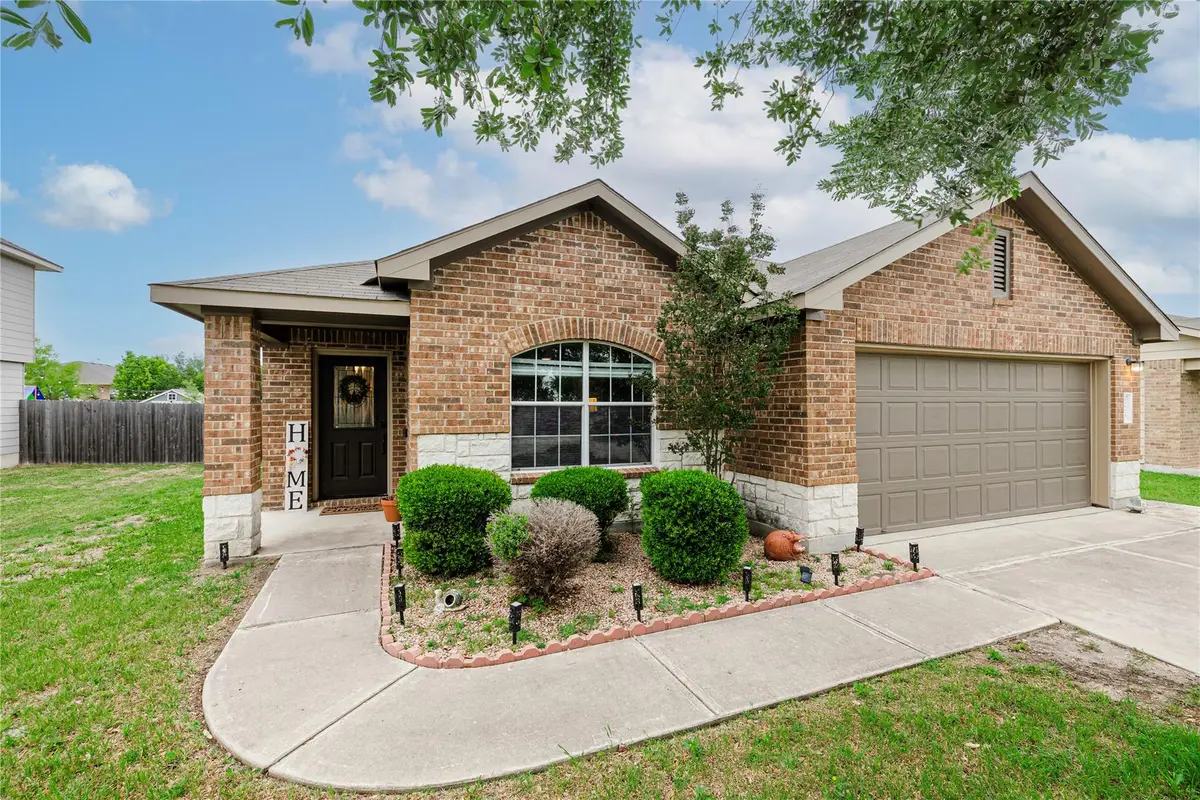 225 Foxglove Dr, Hutto, TX 78634 - Image #1