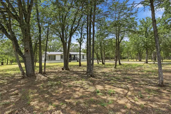 154 Antioch Rd, Smithville, TX 78957