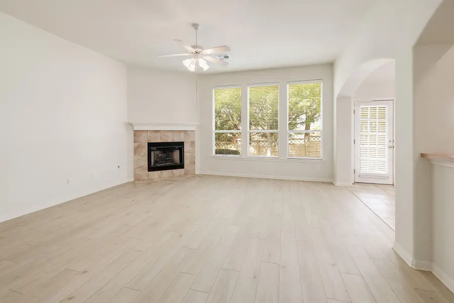1016 Mesquite Hollow Pl, Round Rock, TX 78665 - Image #2