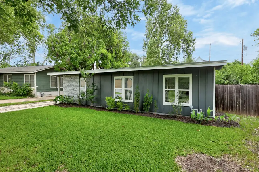 706 W Crestland Dr, Austin, TX 78752 - #3