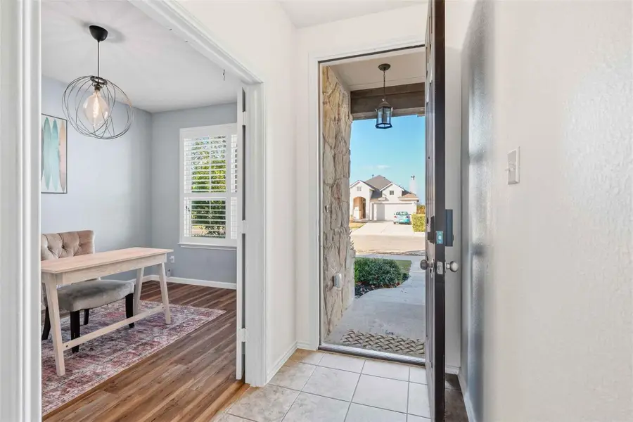 127 Russet Trl, Georgetown, TX 78628 - Image #2