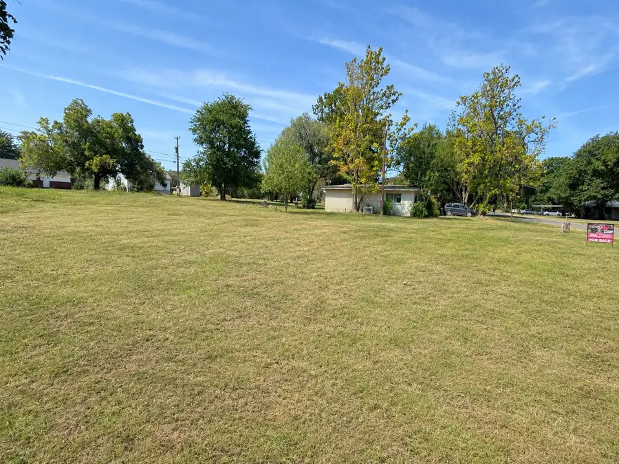 105 Navasota Ln, Seguin, TX 78155 - #2