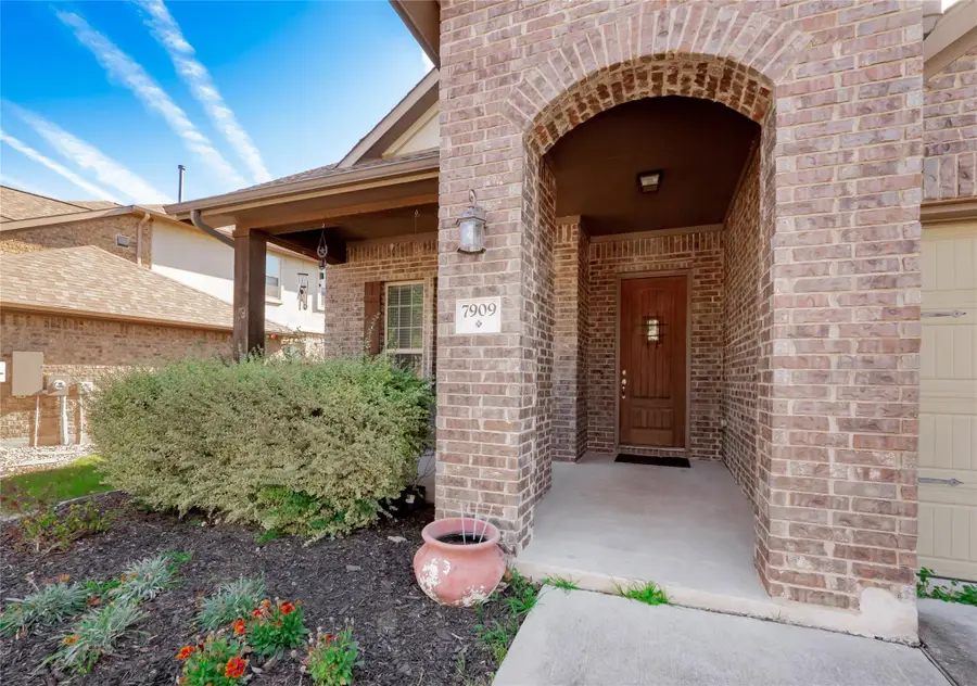 7909 Arbor Knoll Ct, Lago Vista, TX 78645 - Image #2