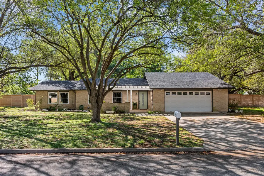 908 Merritt Dr, Lockhart, TX 78644 - #2