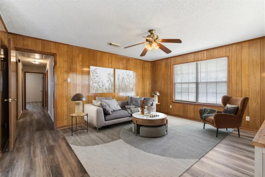 708 Hunter Dr, Rockdale, TX 76567 - #2