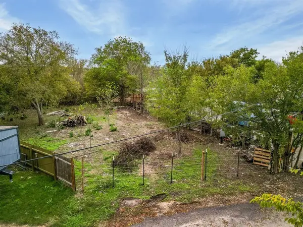 324 NW Knox Dr, Buda, TX 78610