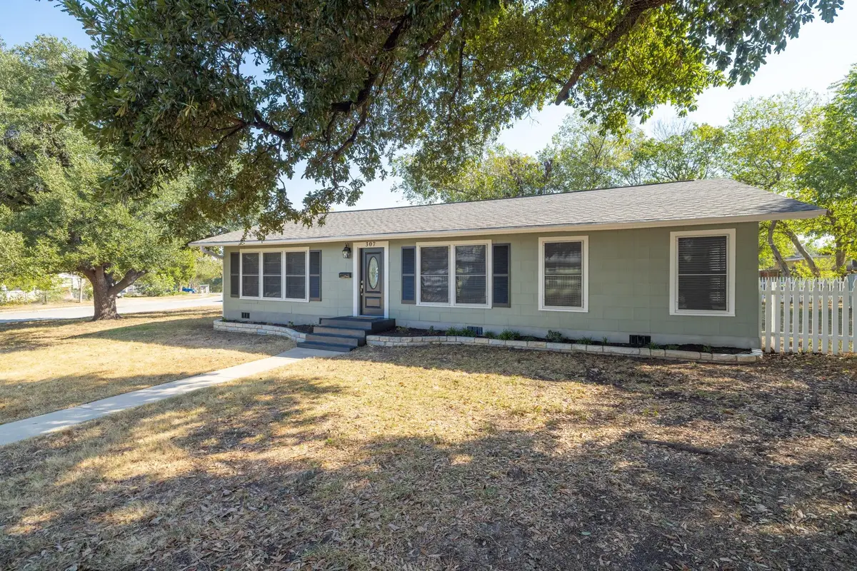 307 N Black St, Round Rock, TX 78664 - #1