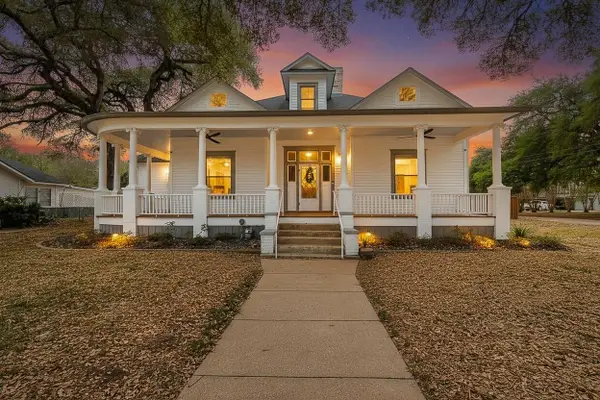 604 Saint Michael St, Gonzales, TX 78629