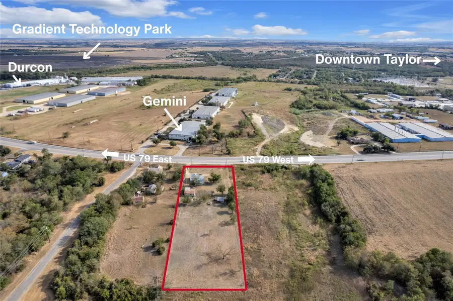 1607 E 4th St, Taylor, TX 76574 - #2