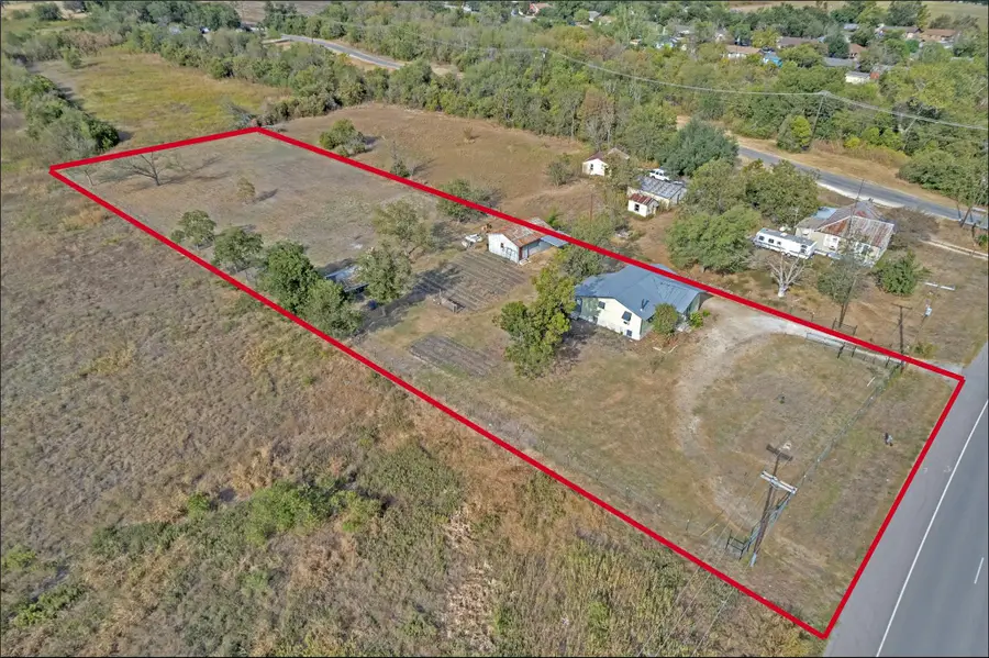 1607 E 4th St, Taylor, TX 76574 - #3